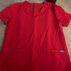 Red figs 2 pocket scrub top. Small